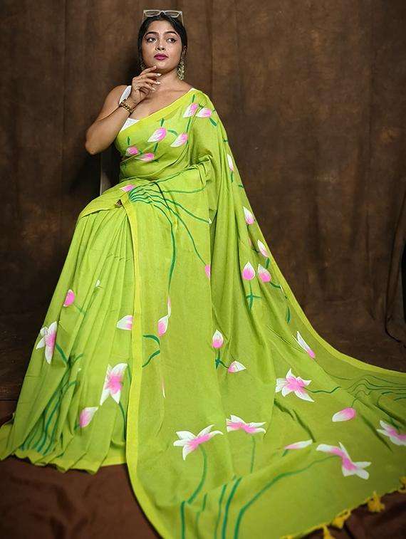 women floral printed saree
