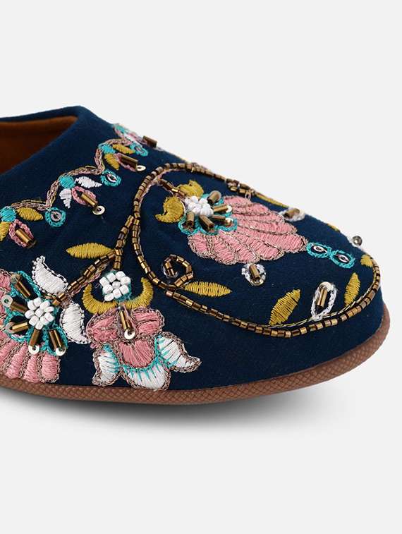 women embroidered flat mules - 22263428 -  Standard Image - 6