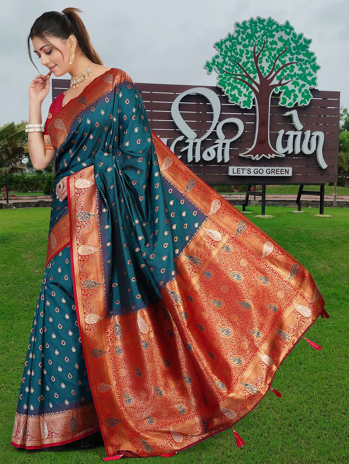 women self design kanjivaram saree with blouse - 22263446 -  Standard Image - 1