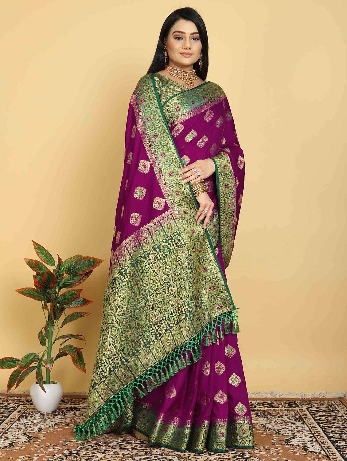 women self design banarasi saree with blouse - 22263450 -  Standard Image - 1