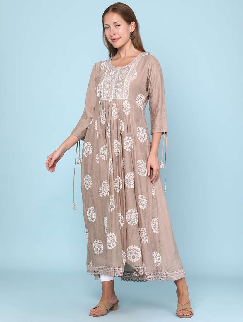 women printed three quarter sleeve flared kurta