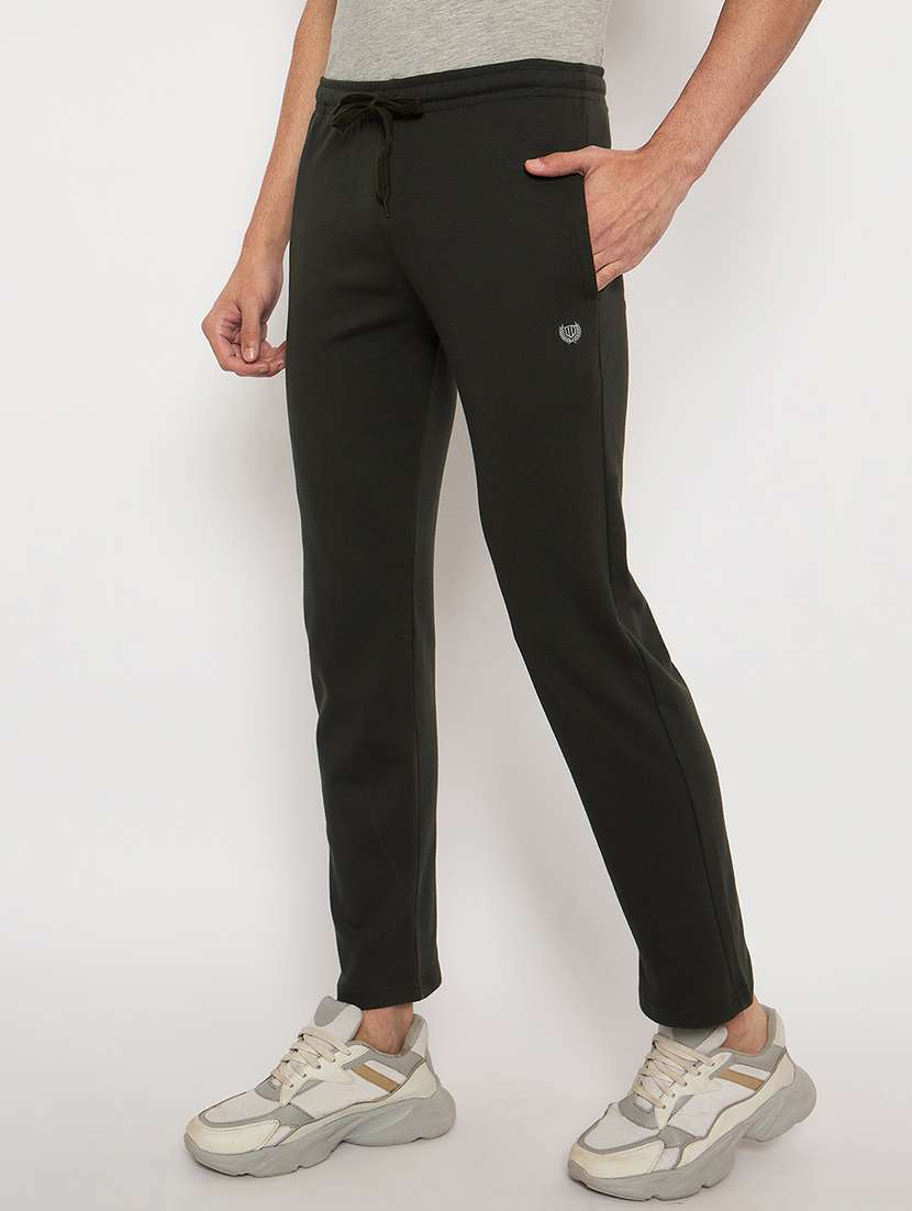 men solid mid rise slim fit track pant