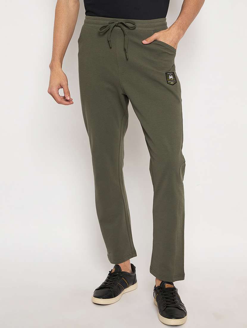 men solid mid rise regular fit track pant