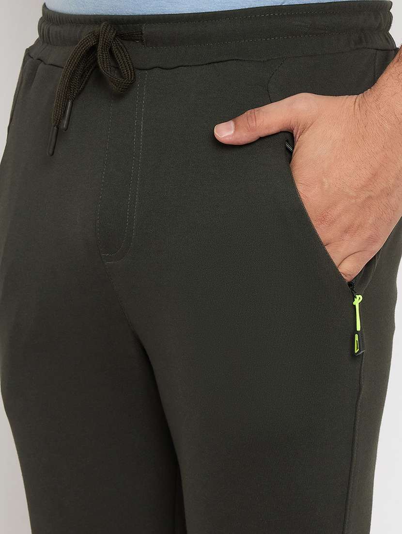 men solid mid rise regular fit track pant - 22264085 -  Standard Image - 4