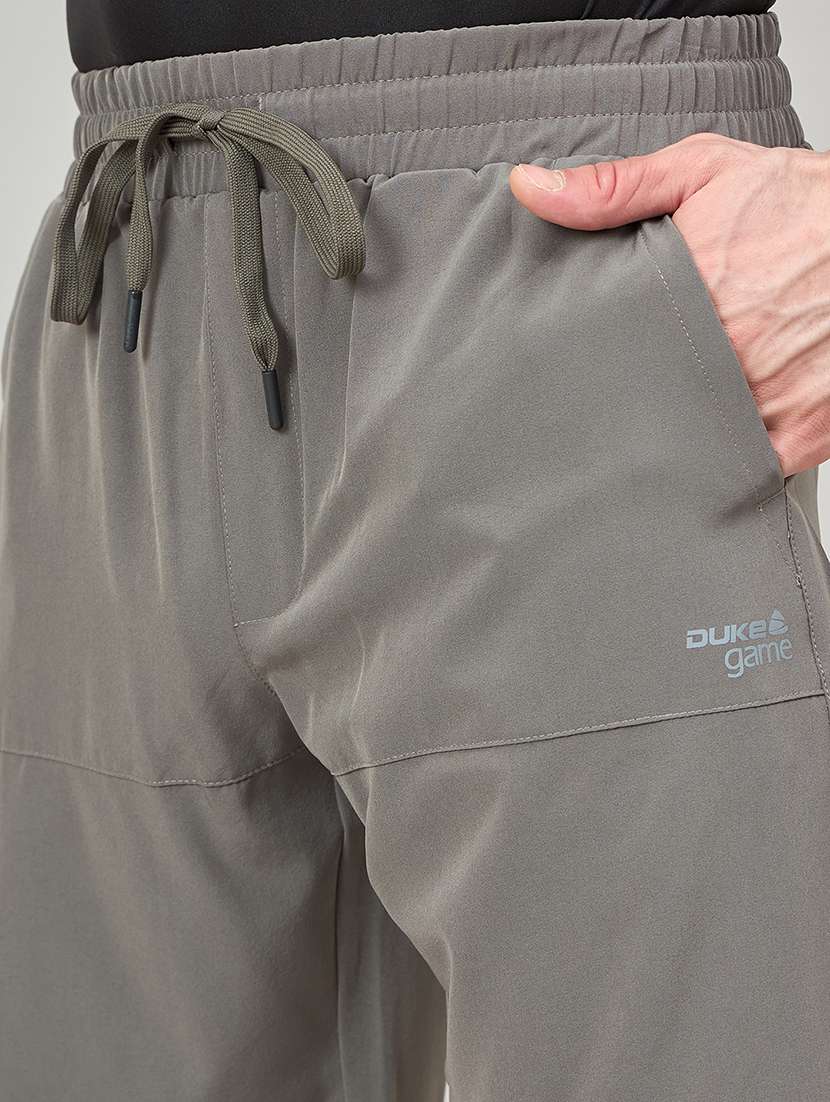 men solid mid rise regular fit cargo shorts - 22264284 -  Standard Image - 4