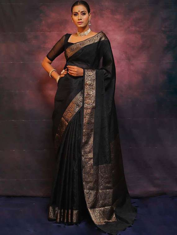 women solid with bordered saree with blouse