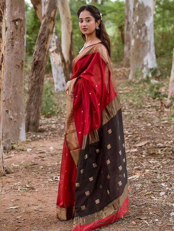 women self design banarasi saree with blouse - 22264841 -  Standard Image - 1