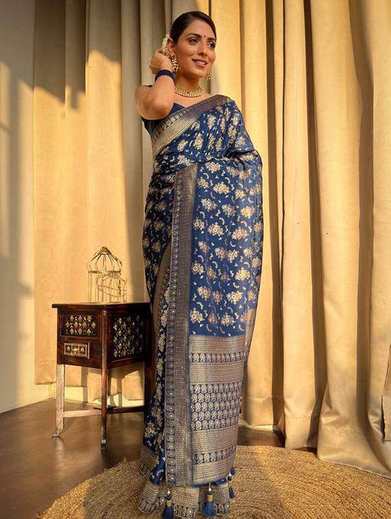women self design banarasi saree with blouse - 22264862 -  Standard Image - 1