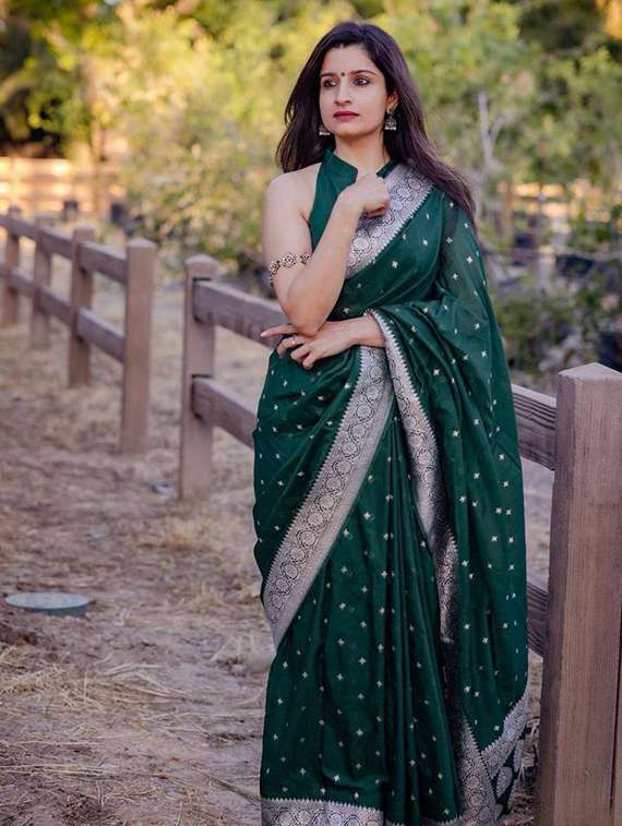 women self design banarasi saree with blouse - 22264872 -  Standard Image - 1