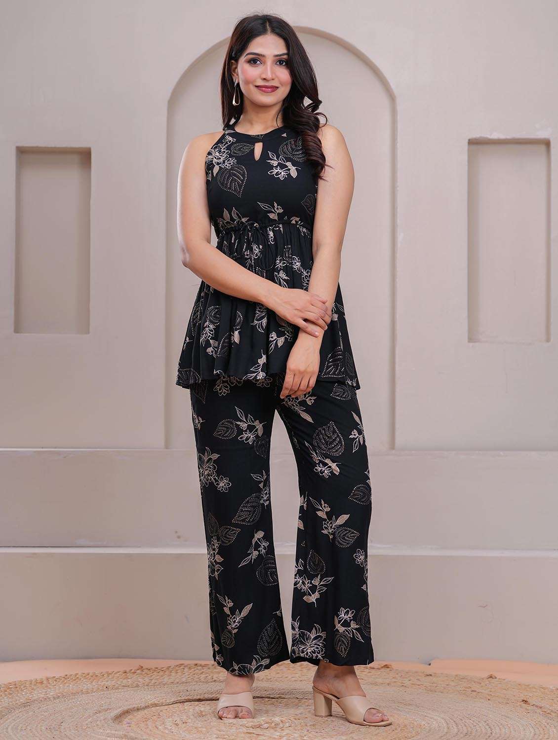 women floral sleeveless ethnic co-ord set