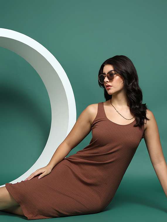 women solid sleeveless sheath dress - 22265123 -  Standard Image - 4