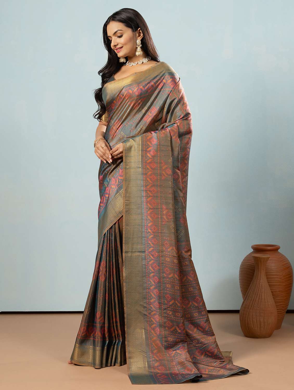 women printed casual wear saree with blouse - 22265913 -  Standard Image - 1