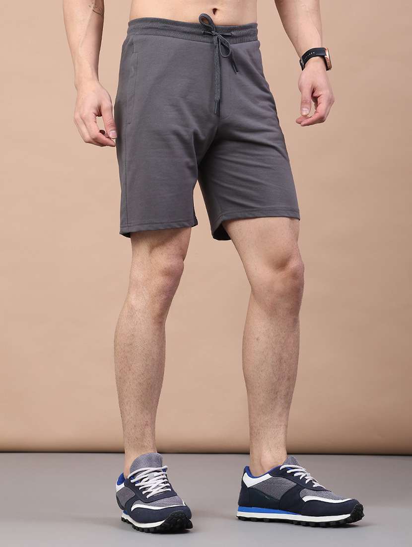 men solid mid rise regular fit shorts - 22266611 -  Standard Image - 1
