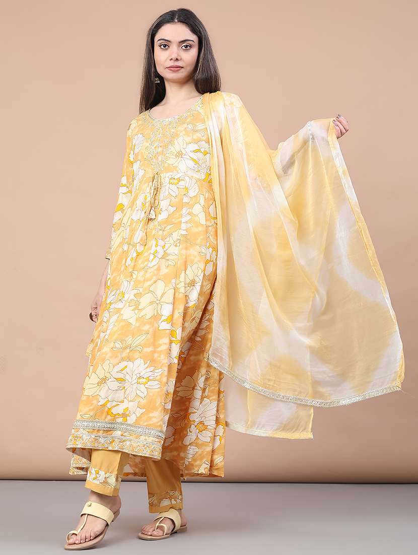 women floral three quarter sleeve kurta pant with dupatta set - 22266676 -  Standard Image - 1