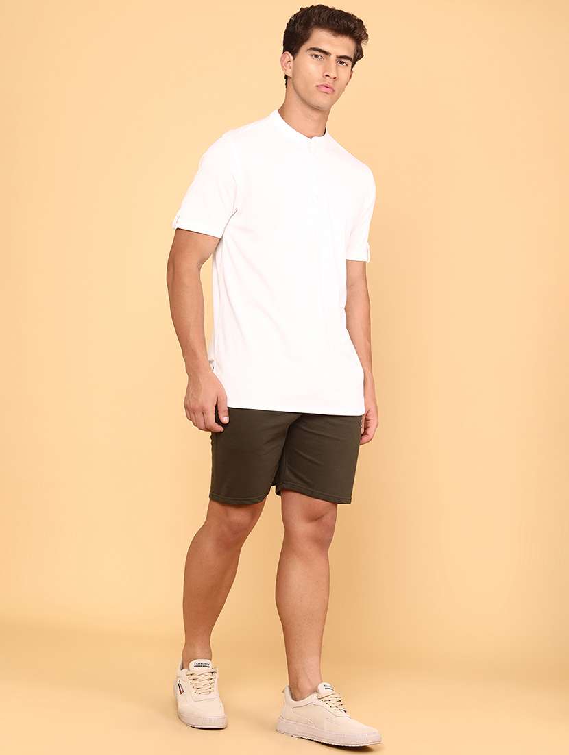 men solid mid rise slim fit short - 22267494 -  Standard Image - 4