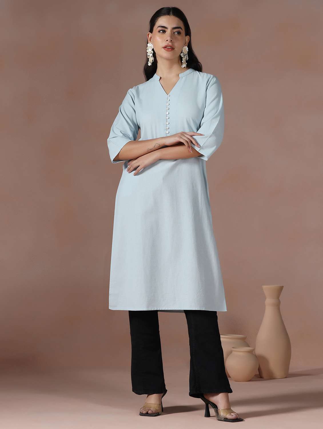 women solid three quarter sleeve straight kurta 