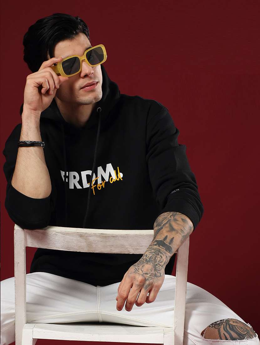 men printed long sleeve hooded sweatshirt