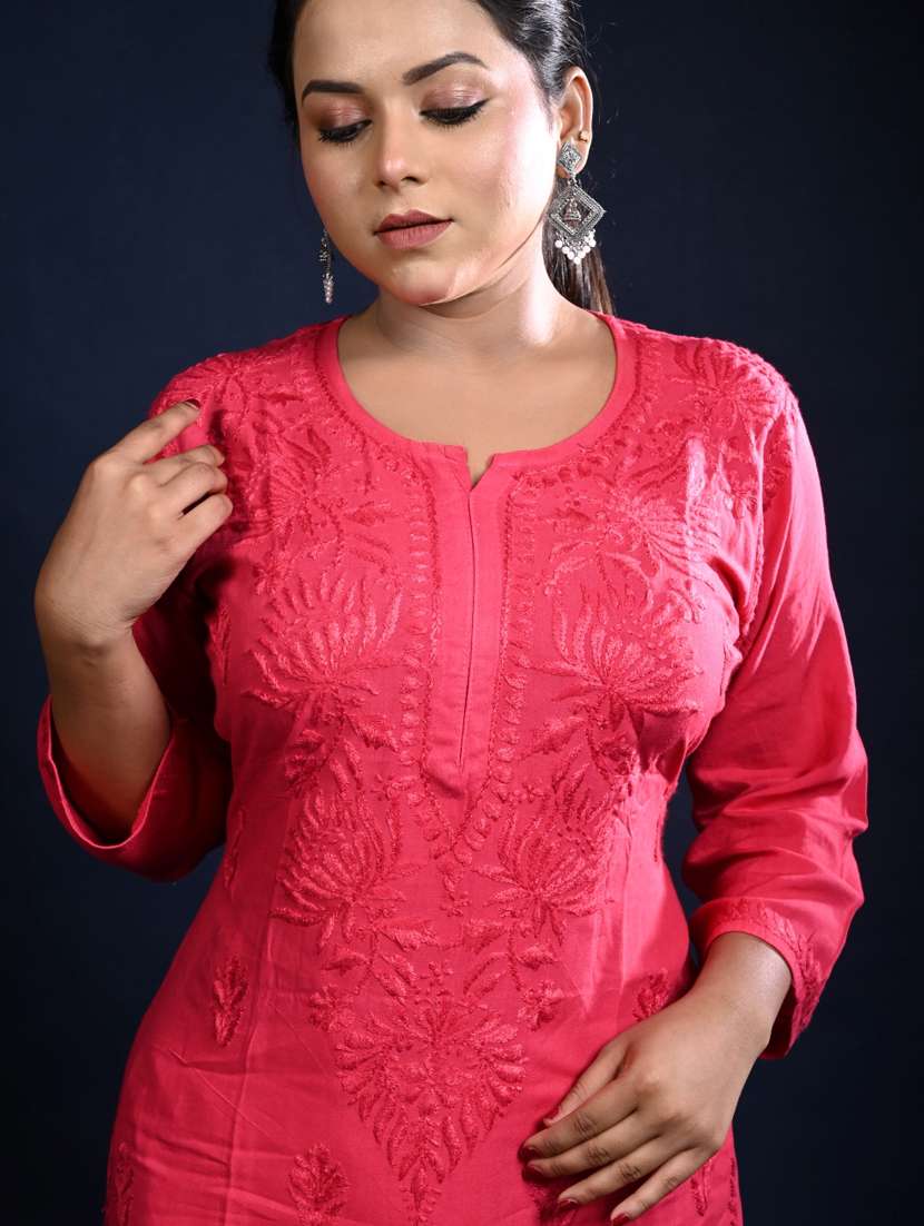 women three quarter sleeve straight chikankari kurta - 22268720 -  Standard Image - 4