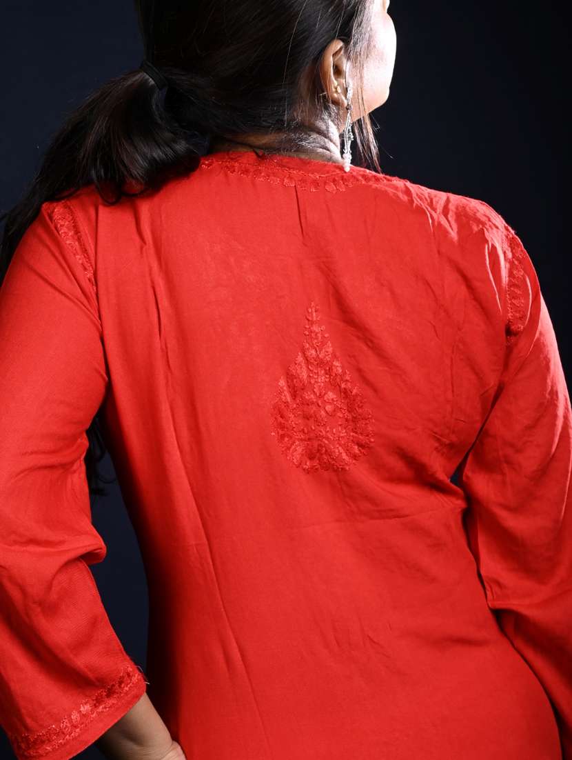 women three quarter sleeve straight chikankari kurta - 22268724 -  Standard Image - 4