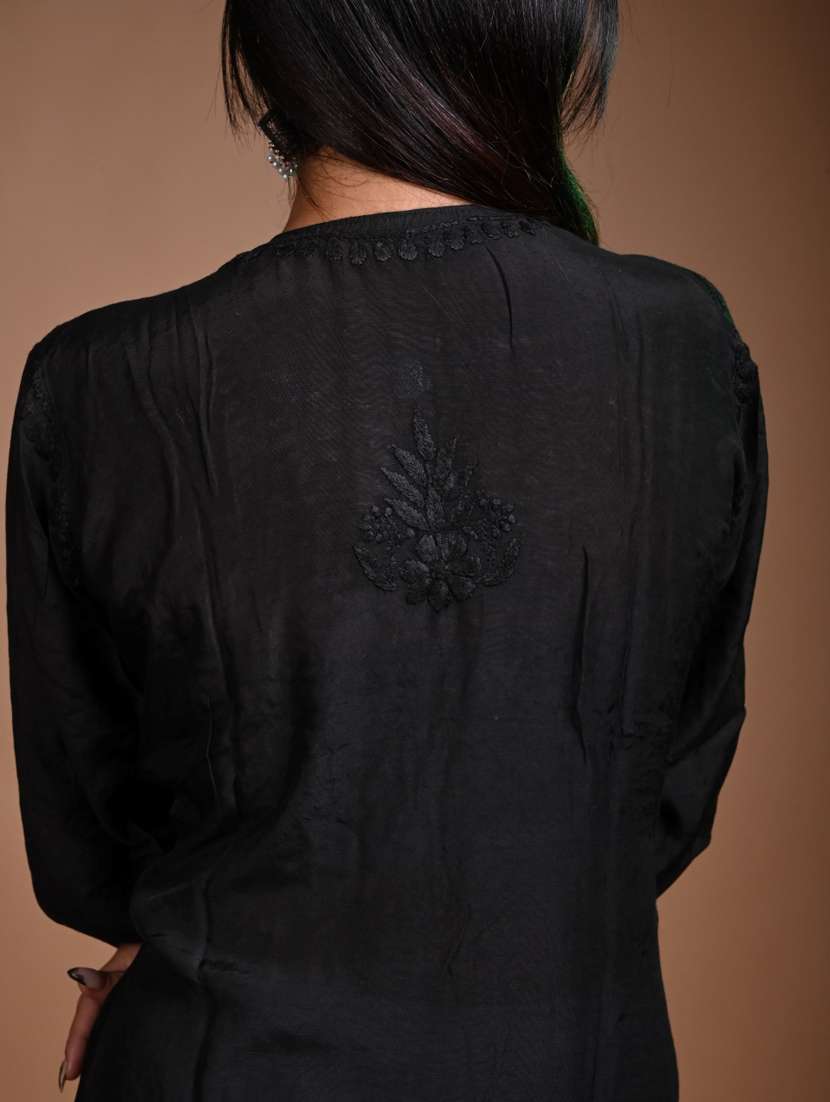 women three quarter sleeve straight chikankari kurti - 22268755 -  Standard Image - 4