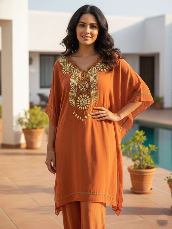 women embroidered kimono sleeve kaftan kurta - 22270686 -  Standard Image - 4