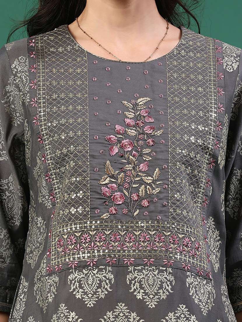 women solid with work three quarter sleeve kurta - 22271713 -  Standard Image - 1