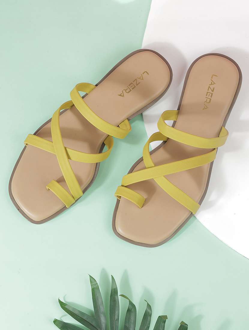 women solid toe separator flat sandal