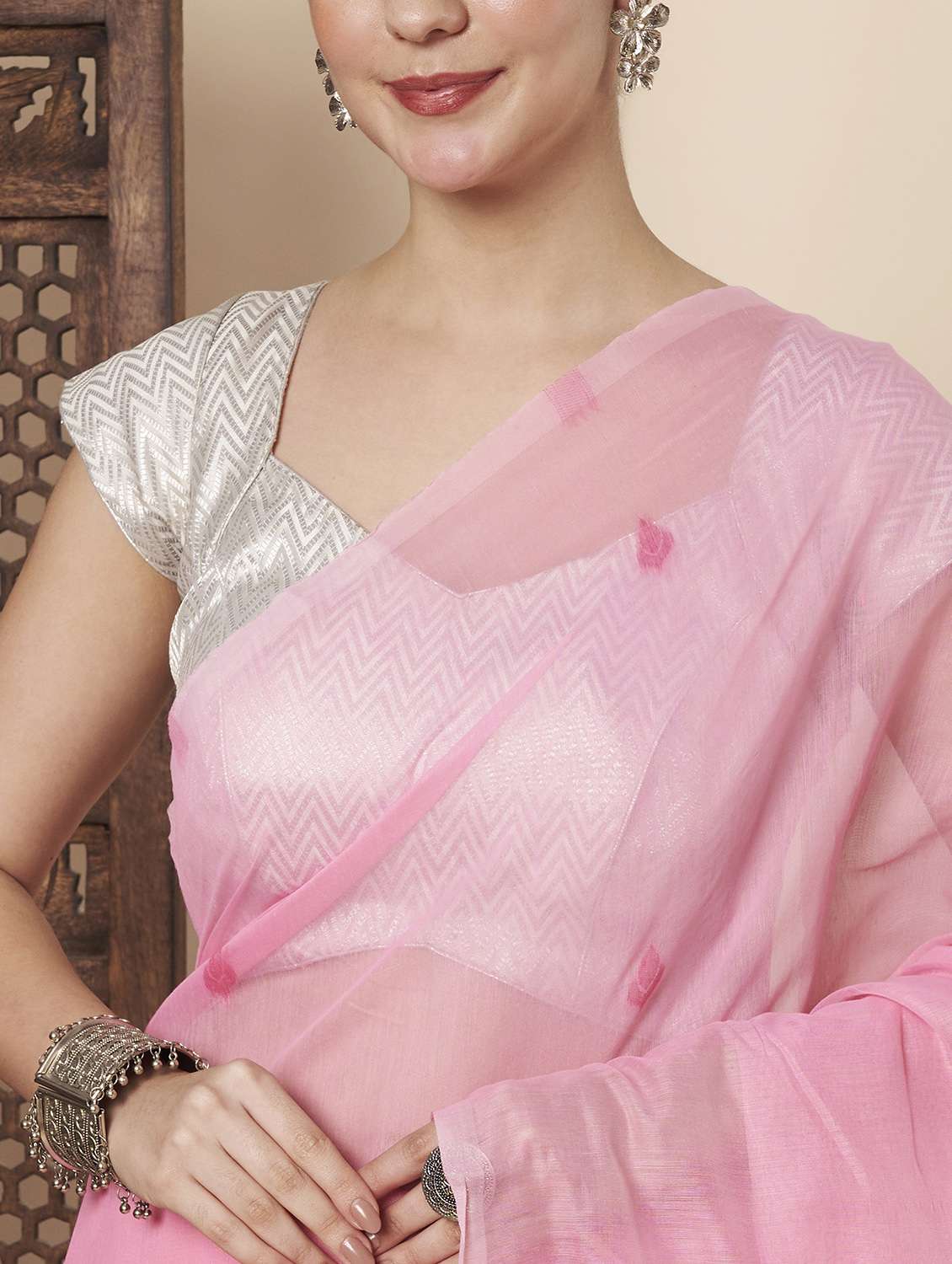 women self design handloom saree with blouse - 22272746 -  Standard Image - 6