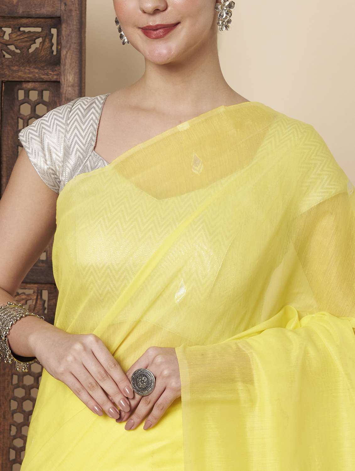 women self design handloom saree with blouse - 22272748 -  Standard Image - 6