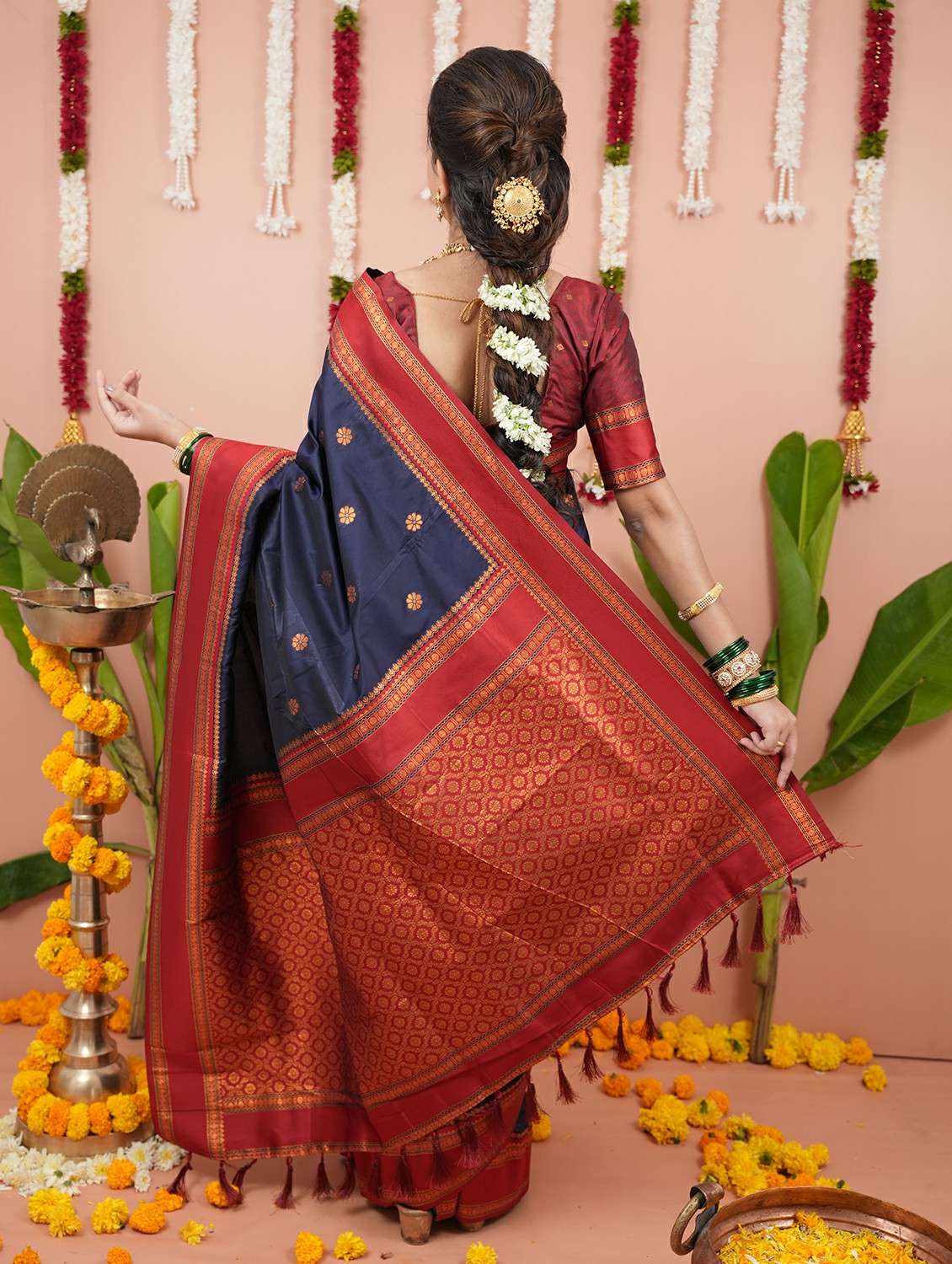 women self design kanjivaram saree with blouse - 22272836 -  Standard Image - 1