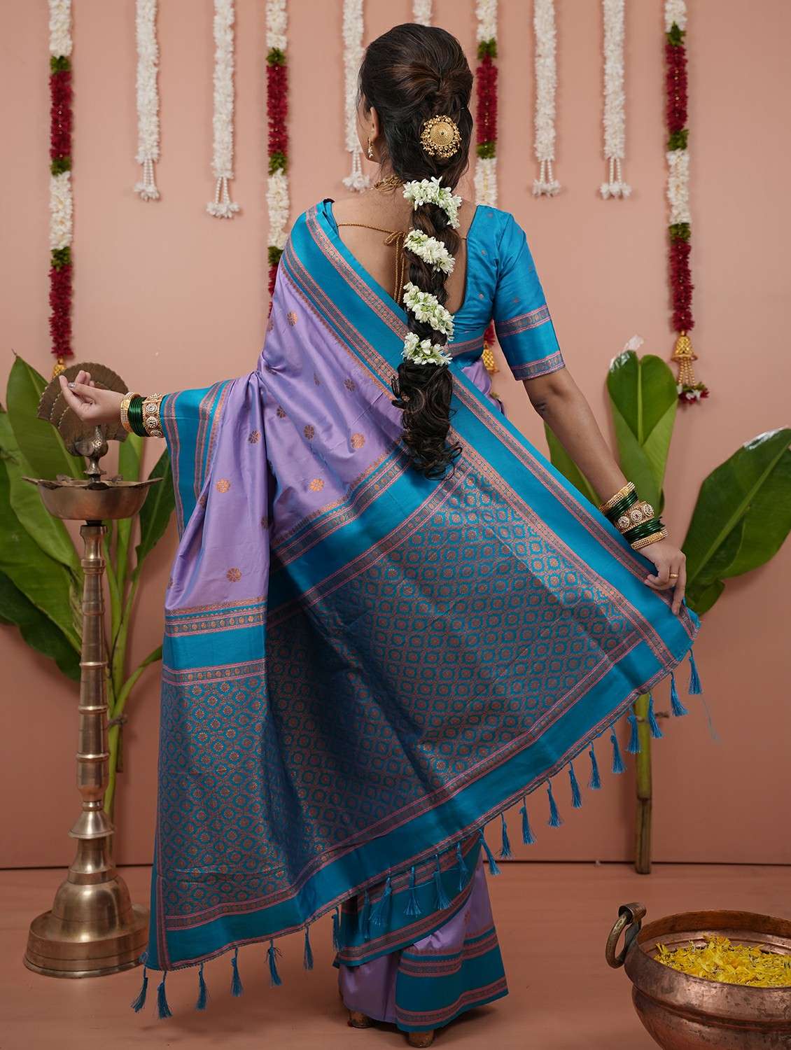 women self design kanjivaram saree with blouse - 22272838 -  Standard Image - 1