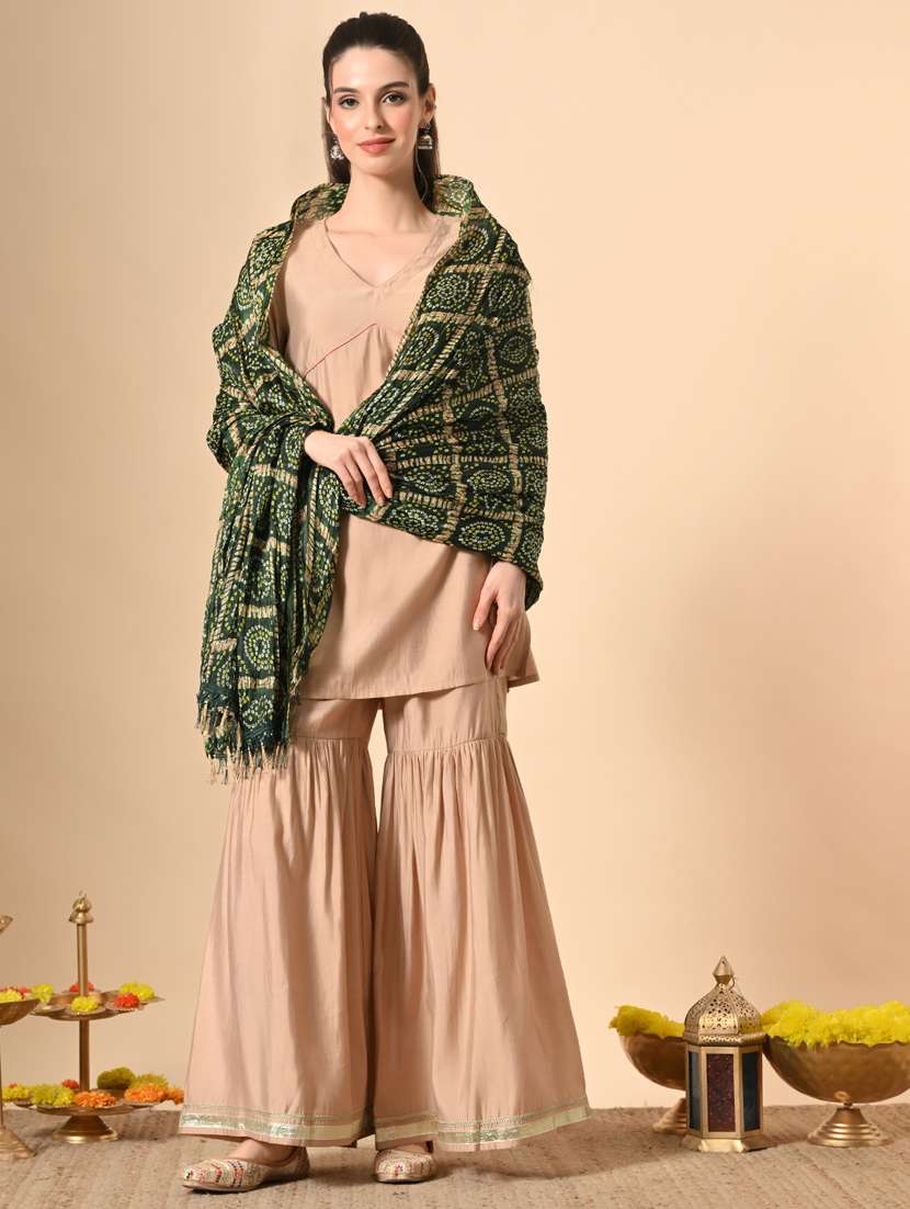 women green bandhani print dupatta