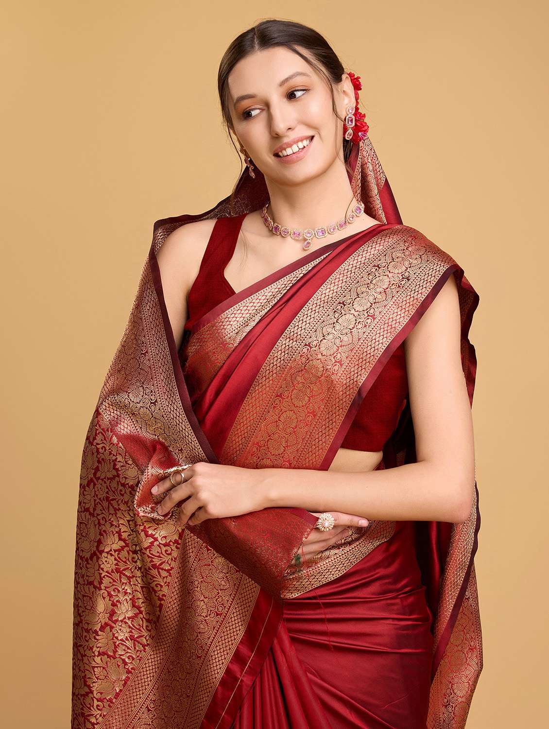 women solid with bordered saree with blouse - 22274034 -  Standard Image - 1