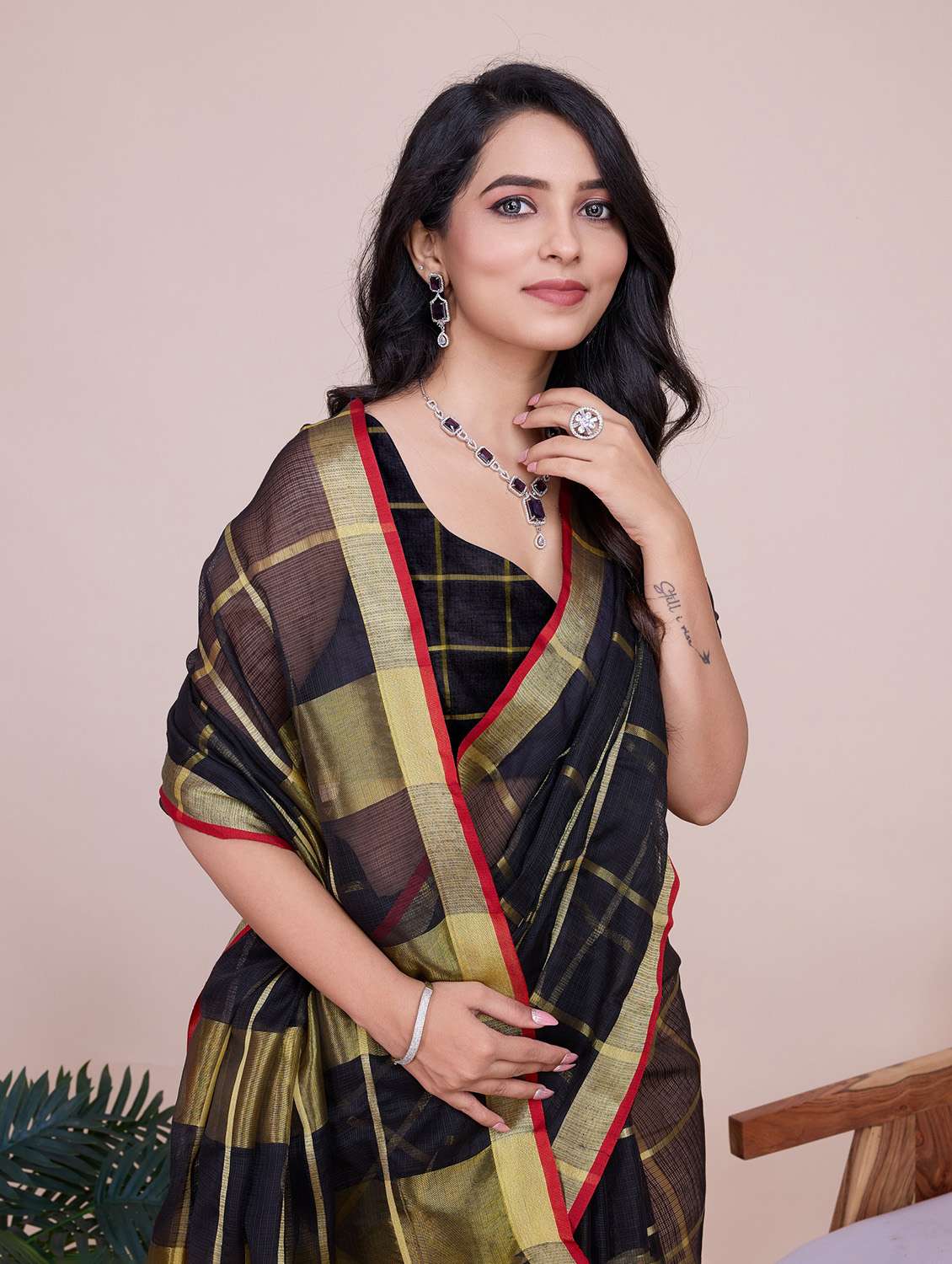 women checkered bordered saree with blouse - 22274035 -  Standard Image - 1