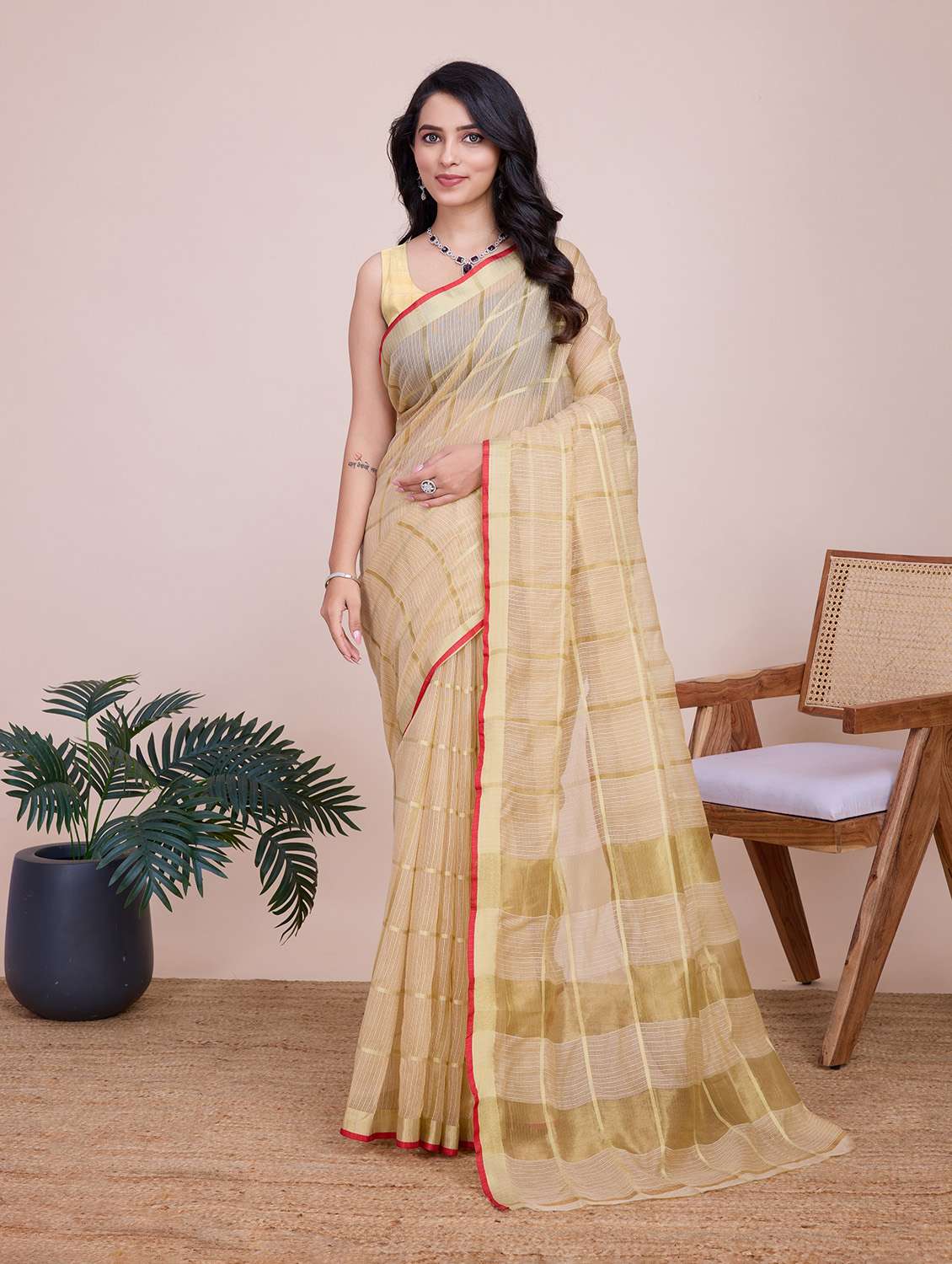 women checkered bordered saree with blouse - 22274036 -  Standard Image - 4