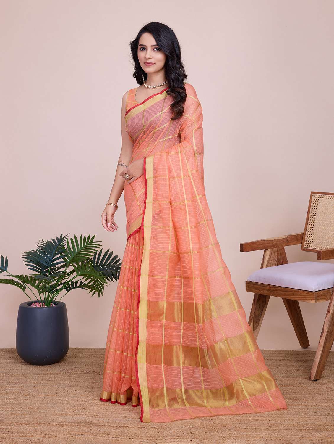 women checkered bordered saree with blouse - 22274038 -  Standard Image - 4