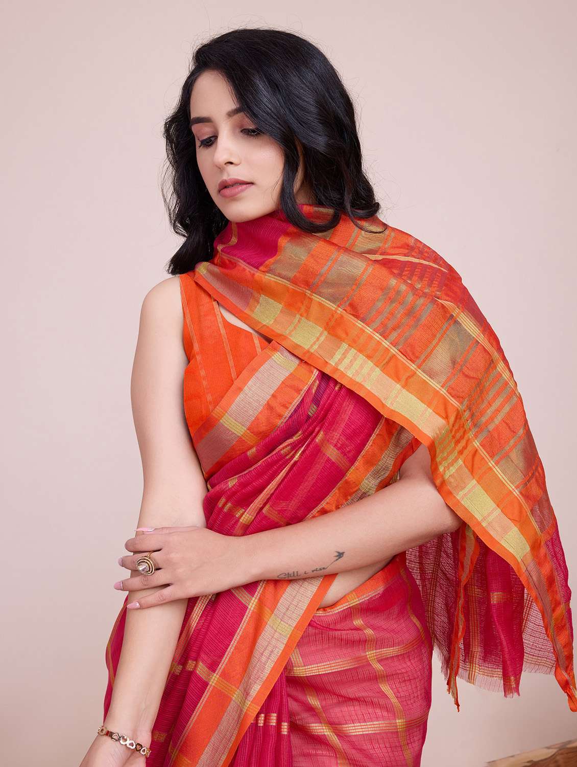 women checkered bordered saree with blouse - 22274047 -  Standard Image - 1