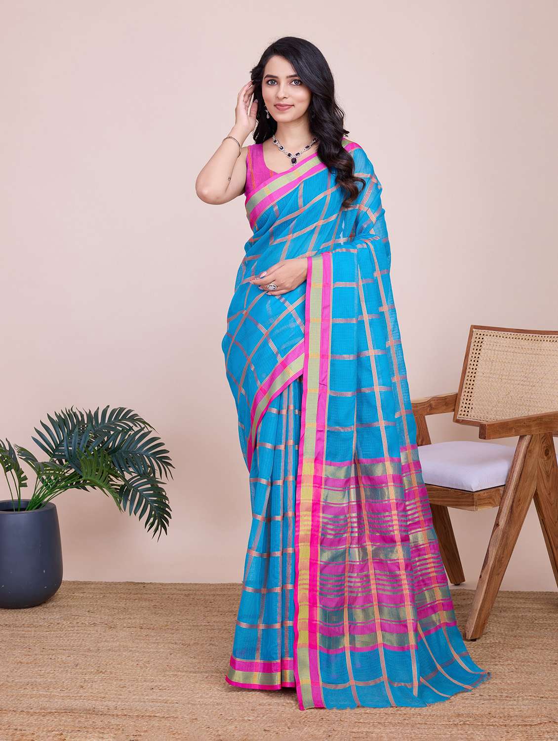 women checkered bordered saree with blouse - 22274048 -  Standard Image - 4