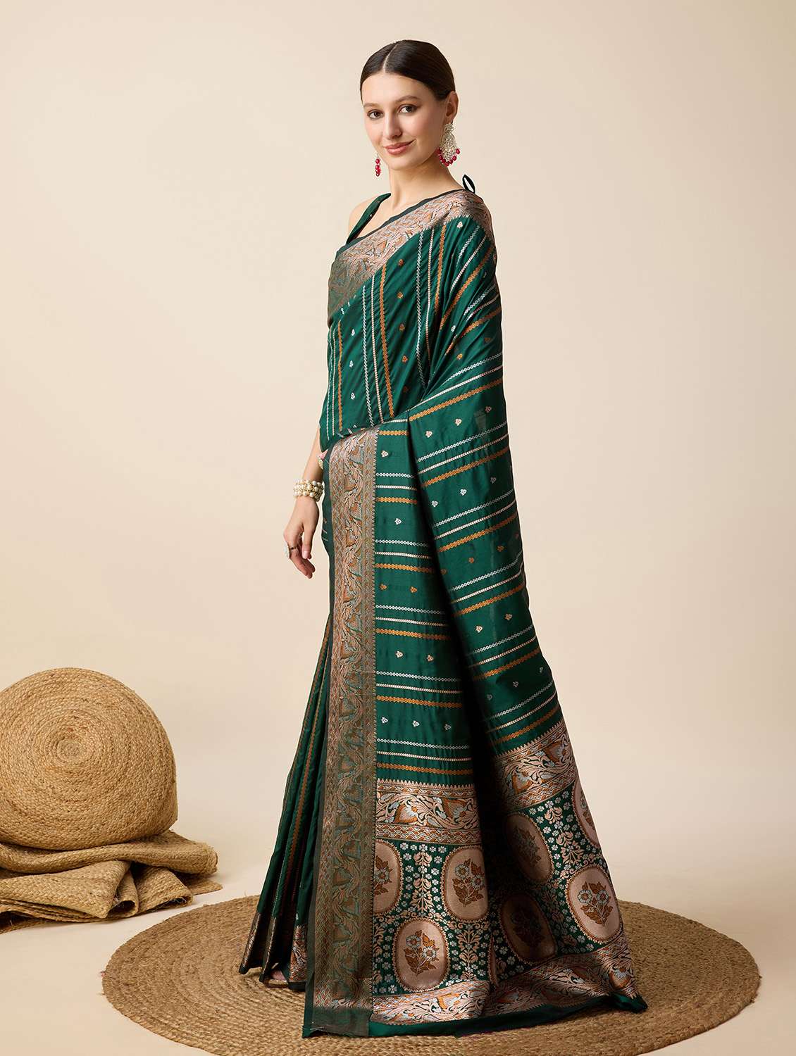 women self design banarasi saree with blouse - 22274051 -  Standard Image - 4