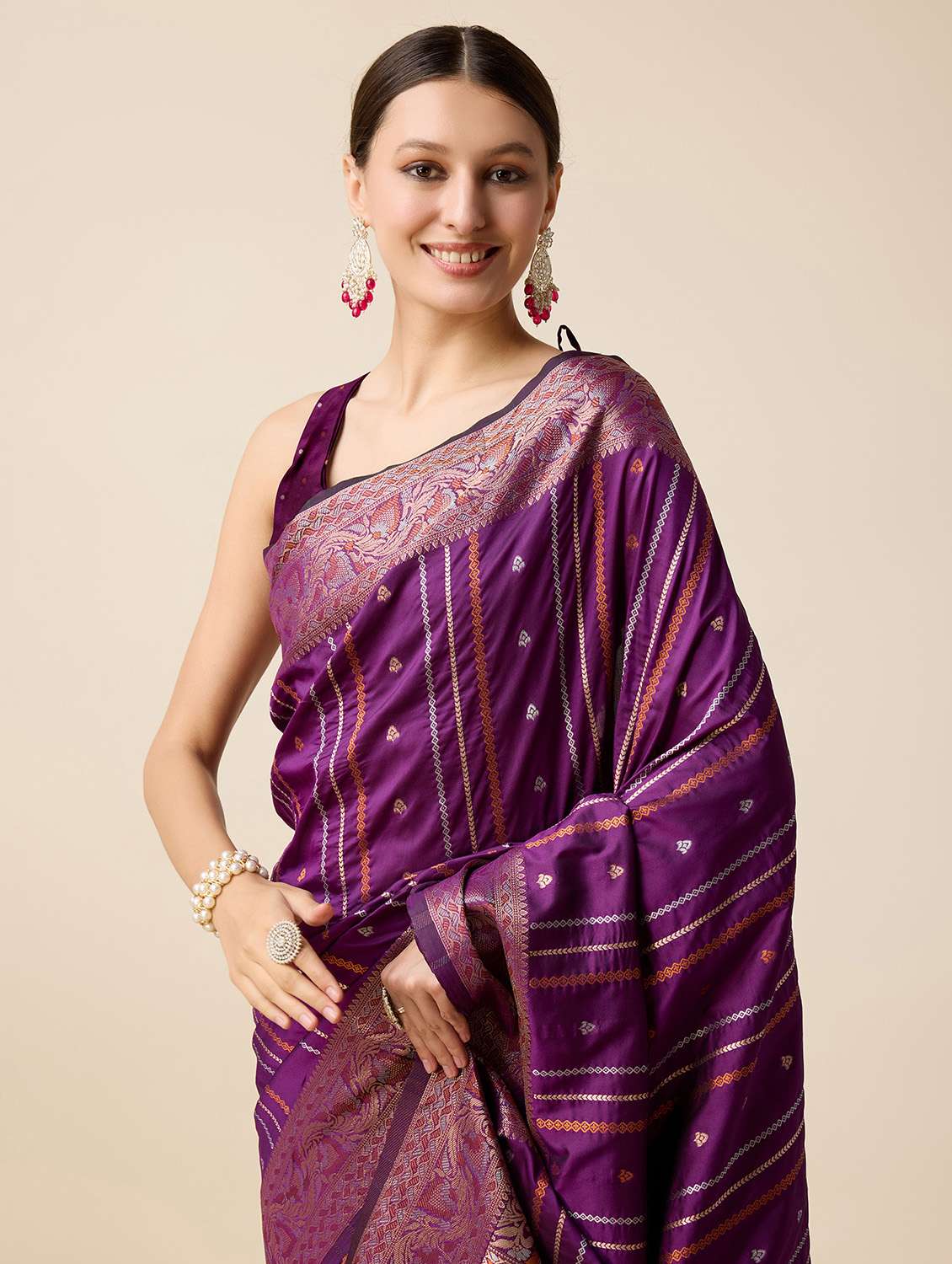 women self design banarasi saree with blouse - 22274054 -  Standard Image - 4