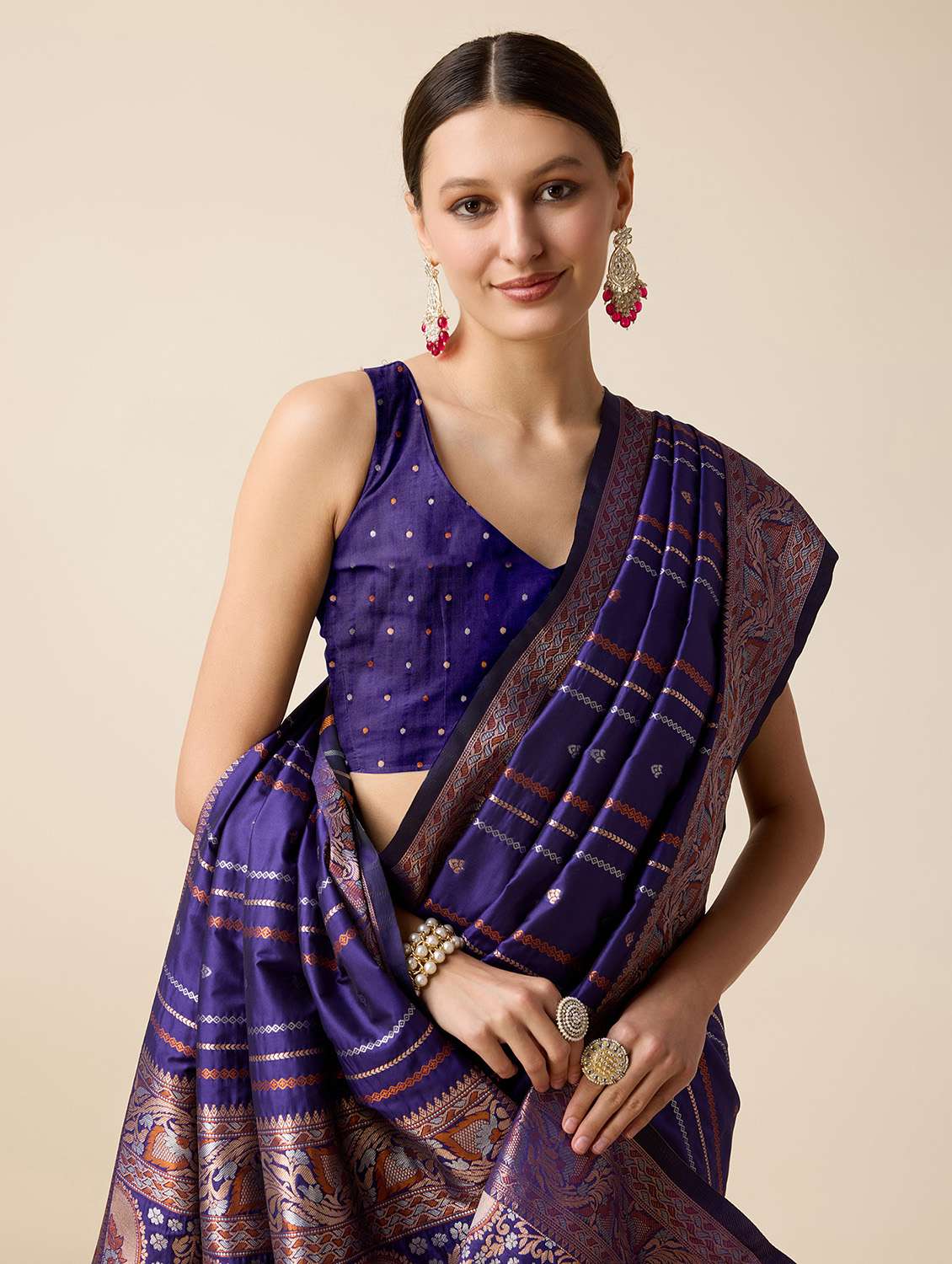 women self design banarasi saree with blouse - 22274055 -  Standard Image - 4