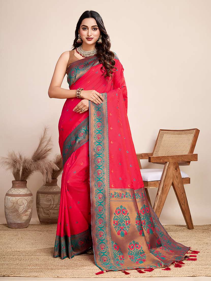 women self design banarasi saree with blouse