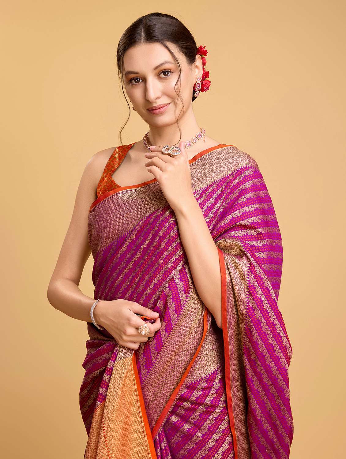 women self design banarasi saree with blouse - 22274073 -  Standard Image - 4