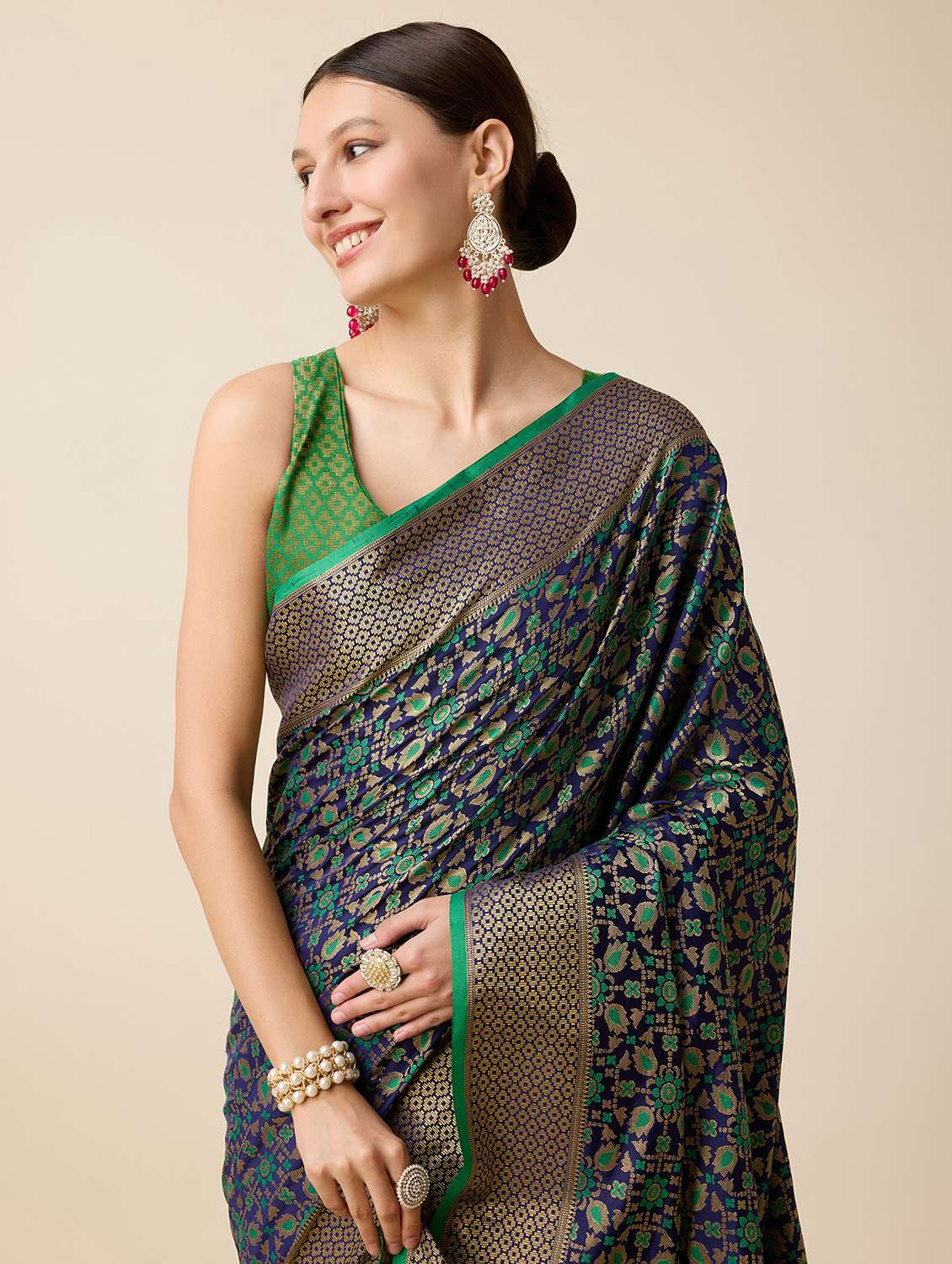 women self design banarasi saree with blouse - 22274075 -  Standard Image - 1