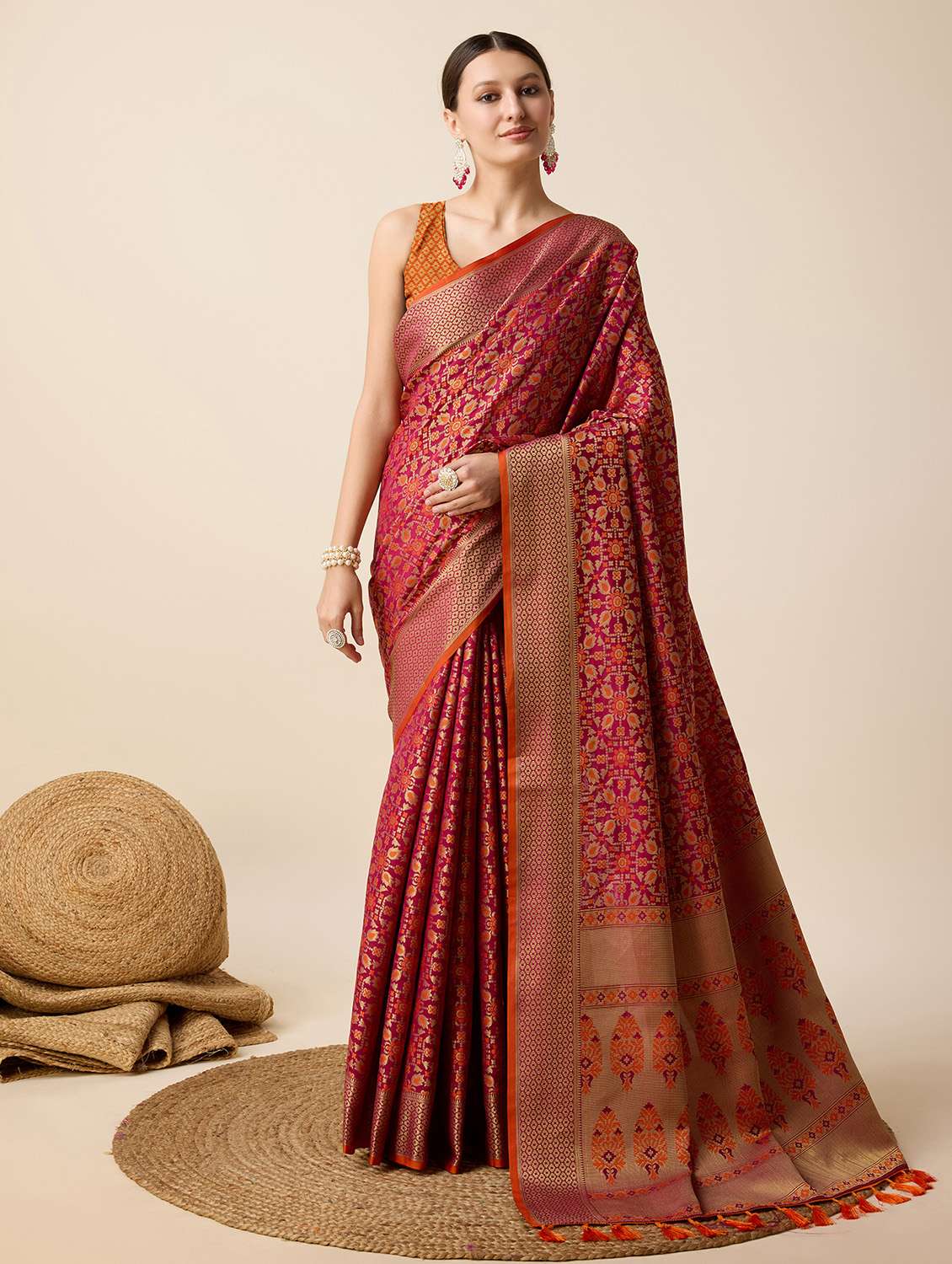 women self design banarasi saree with blouse