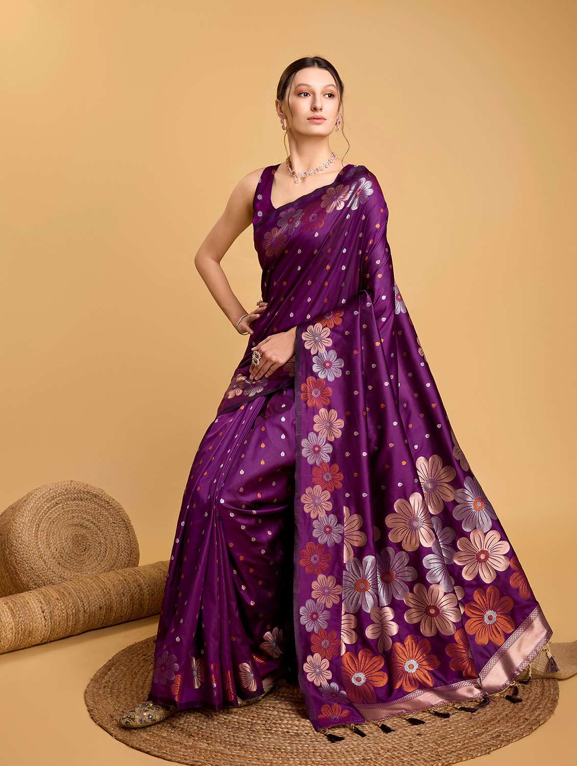 women self design banarasi saree with blouse - 22274099 -  Standard Image - 1