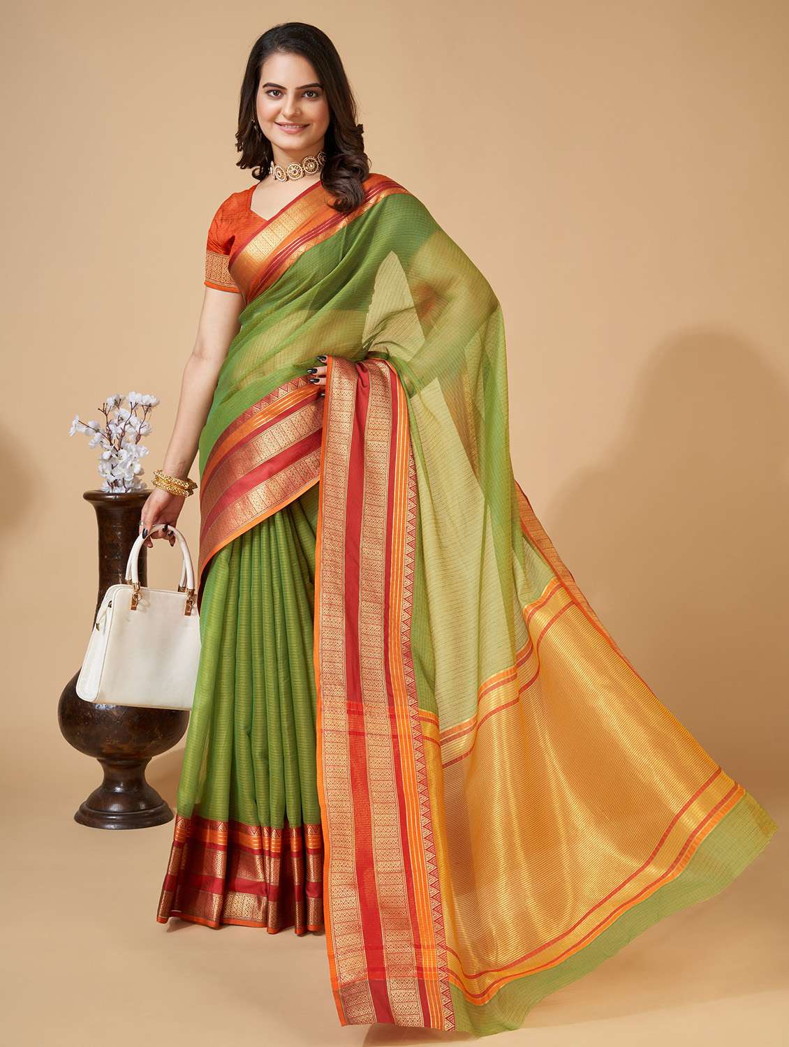 women solid with bordered saree with blouse - 22274106 -  Standard Image - 1