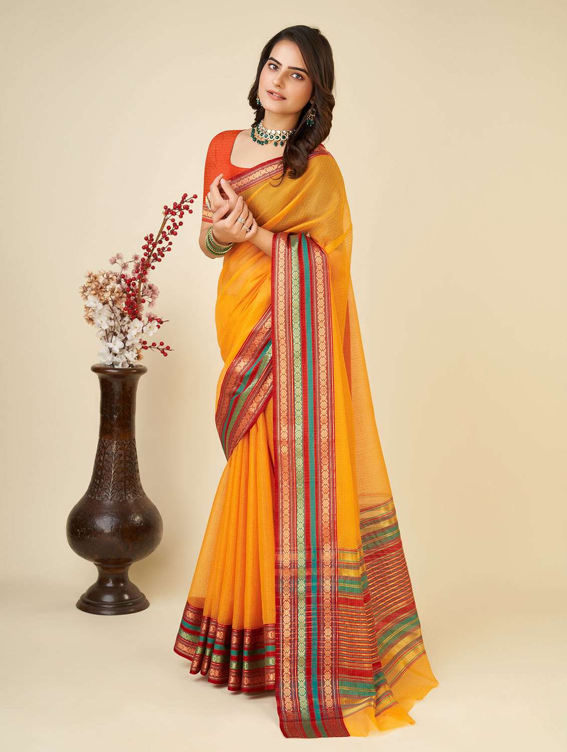women solid with bordered saree with blouse - 22274114 -  Standard Image - 1