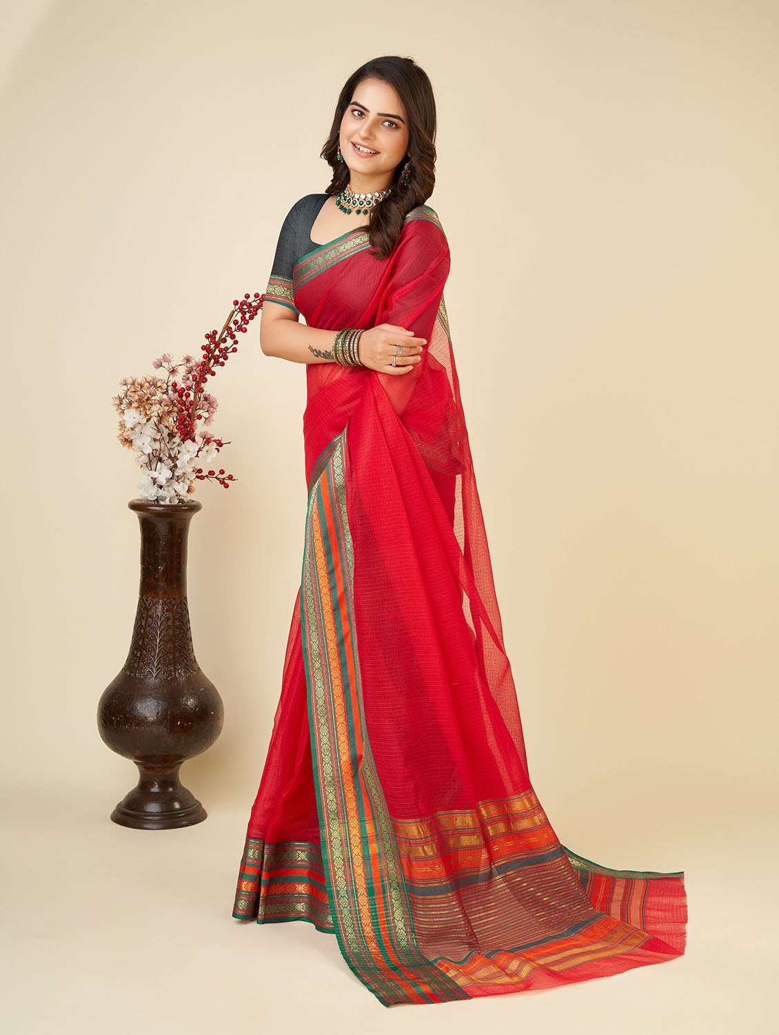 women solid with bordered saree with blouse - 22274118 -  Standard Image - 1