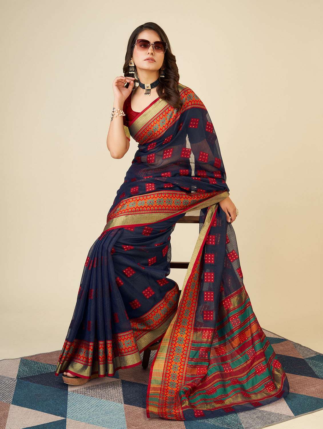 women self design bordered saree with blouse - 22274128 -  Standard Image - 1